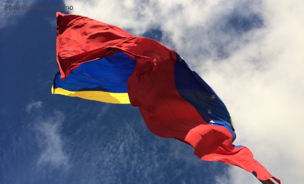 Venezuela: la «bella rivoluzione» sempre più in crisi. Opinioni a confronto, per un accompagnamento critico   